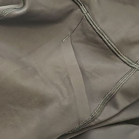 Lululemon cropped leggings size 8 - Picture 6 of 10